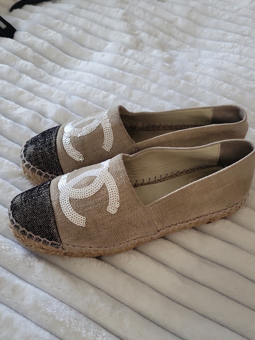 Chanel Authentic canvas espadrilles white sequin CC logo Shoes - Picture 4 of 15